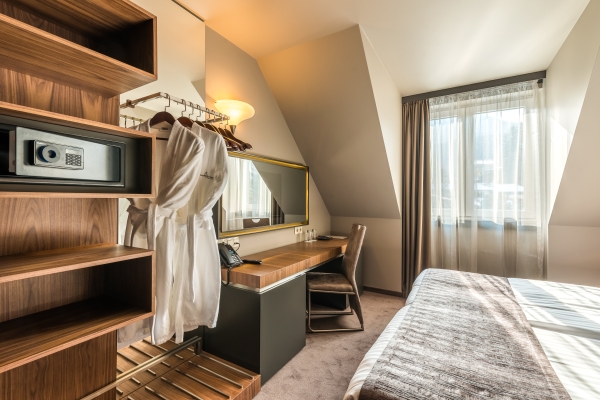 Hotel All Seasons Residence